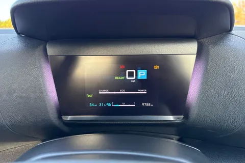 CX73UEC Citroën E-C4 X 50kWh Shine Plus Fastback Auto 4dr (7.4kW Charger) Thumbnail #37