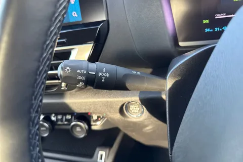 CX73UEC Citroën E-C4 X 50kWh Shine Plus Fastback Auto 4dr (7.4kW Charger) Thumbnail #40