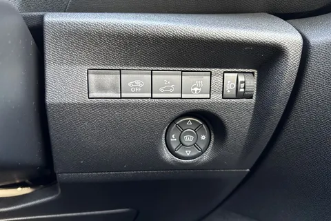 CX73UEC Citroën E-C4 X 50kWh Shine Plus Fastback Auto 4dr (7.4kW Charger) Thumbnail #43