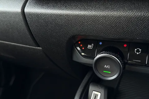 CX73UEC Citroën E-C4 X 50kWh Shine Plus Fastback Auto 4dr (7.4kW Charger) Thumbnail #55