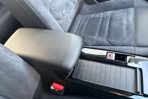 CX73UEC Citroën E-C4 X 50kWh Shine Plus Fastback Auto 4dr (7.4kW Charger) Thumbnail #58