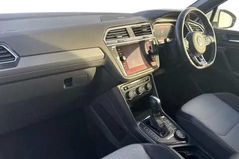 YD20DXX Volkswagen Tiguan 2.0 TDi 150 R-Line Tech 5dr **HEADS UP DISPLAY** Thumbnail #9