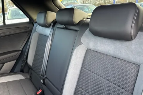 ML21OXG Volkswagen T-Roc 1.5 TSI EVO R-Line 5dr Thumbnail #13