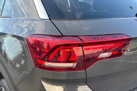 ML21OXG Volkswagen T-Roc 1.5 TSI EVO R-Line 5dr Thumbnail #15