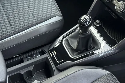 ML21OXG Volkswagen T-Roc 1.5 TSI EVO R-Line 5dr Thumbnail #19