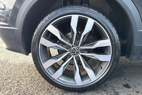 ML21OXG Volkswagen T-Roc 1.5 TSI EVO R-Line 5dr Thumbnail #21