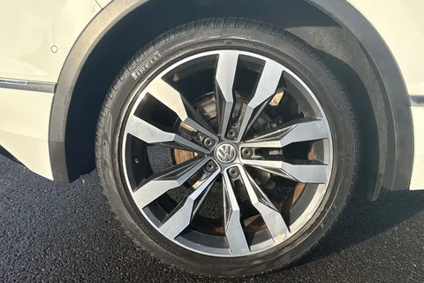 YD20DXX Volkswagen Tiguan 2.0 TDi 150 R-Line Tech 5dr **HEADS UP DISPLAY** Thumbnail #22