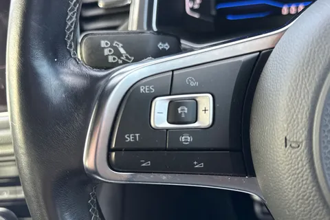 ML21OXG Volkswagen T-Roc 1.5 TSI EVO R-Line 5dr Thumbnail #33