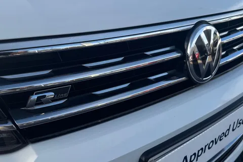 YD20DXX Volkswagen Tiguan 2.0 TDi 150 R-Line Tech 5dr **HEADS UP DISPLAY** Thumbnail #30