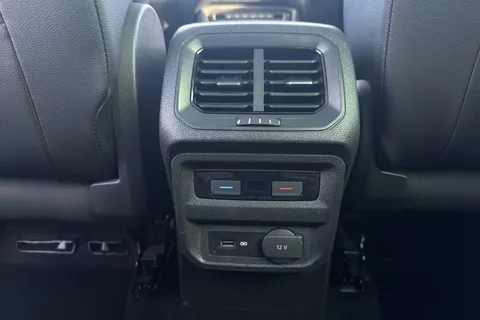 YD20DXX Volkswagen Tiguan 2.0 TDi 150 R-Line Tech 5dr **HEADS UP DISPLAY** Thumbnail #32