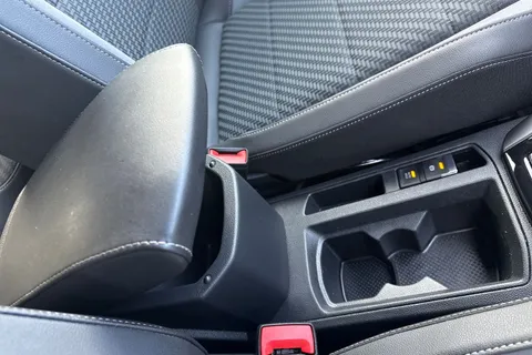 ML21OXG Volkswagen T-Roc 1.5 TSI EVO R-Line 5dr Thumbnail #38