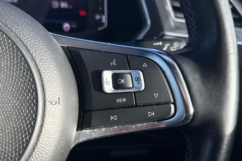 YD20DXX Volkswagen Tiguan 2.0 TDi 150 R-Line Tech 5dr **HEADS UP DISPLAY** Thumbnail #39