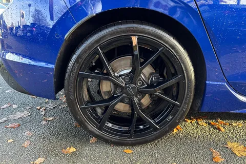 KN25FCC Volkswagen Golf 2.0 TSI 333 R Black Edition 4Motion 5dr DSG | Pan Roof | Area View Camera Thumbnail #10