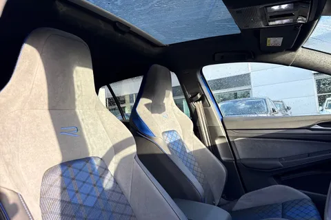 KN25FCC Volkswagen Golf 2.0 TSI 333 R Black Edition 4Motion 5dr DSG | Pan Roof | Area View Camera Thumbnail #23