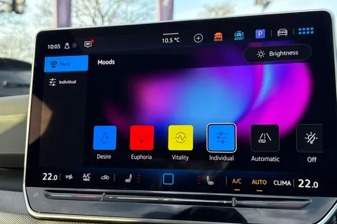 KN25FCC Volkswagen Golf 2.0 TSI 333 R Black Edition 4Motion 5dr DSG | Pan Roof | Area View Camera Thumbnail #32