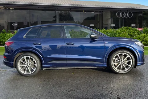 WP23UUA Audi Q4 e-tron Q4  Edition 1 50 e-tron quattro 220,00 kW Thumbnail #3