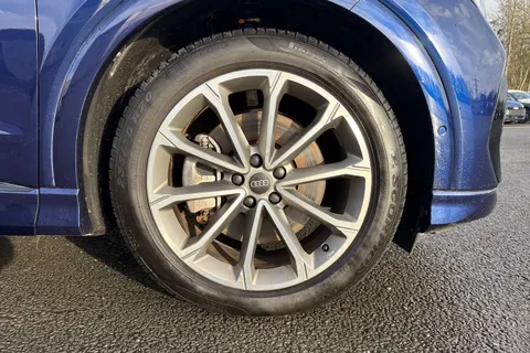 WP23UUA Audi Q4 e-tron Q4  Edition 1 50 e-tron quattro 220,00 kW Thumbnail #6