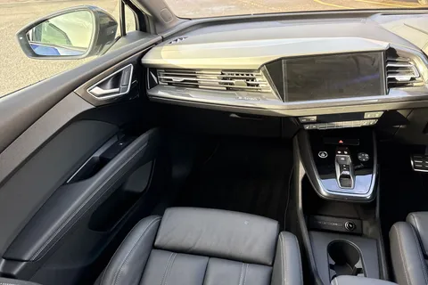 WP23UUA Audi Q4 e-tron Q4  Edition 1 50 e-tron quattro 220,00 kW Thumbnail #14