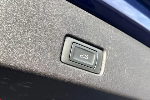 WP23UUA Audi Q4 e-tron Q4  Edition 1 50 e-tron quattro 220,00 kW Thumbnail #39