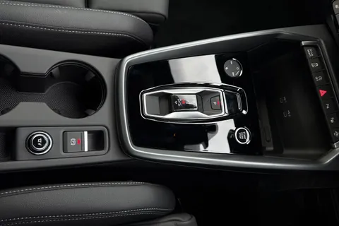 KM25HMC Audi A3 Black Edition 35 TFSI  150 PS S tronic Thumbnail #19