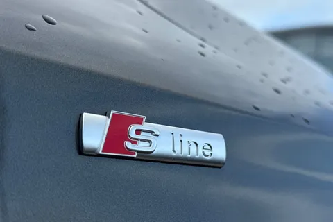 KM25HMC Audi A3 Black Edition 35 TFSI  150 PS S tronic Thumbnail #24