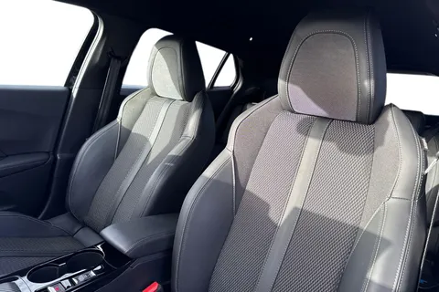 DC73LWV PEUGEOT 2008 1.2 PureTech GT EAT Euro 6 (s/s) 5dr Thumbnail #10