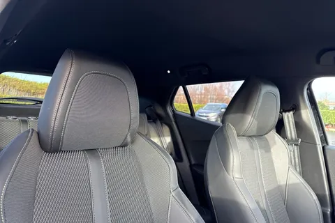 DC73LWV PEUGEOT 2008 1.2 PureTech GT EAT Euro 6 (s/s) 5dr Thumbnail #20