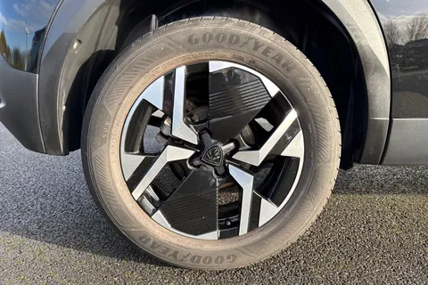 DC73LWV PEUGEOT 2008 1.2 PureTech GT EAT Euro 6 (s/s) 5dr Thumbnail #21