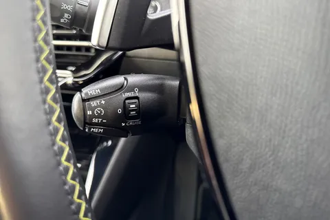 DC73LWV PEUGEOT 2008 1.2 PureTech GT EAT Euro 6 (s/s) 5dr Thumbnail #40