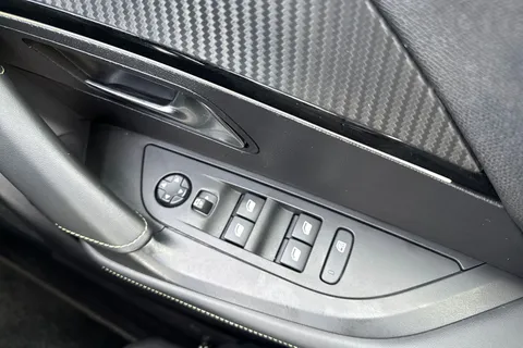 DC73LWV PEUGEOT 2008 1.2 PureTech GT EAT Euro 6 (s/s) 5dr Thumbnail #41