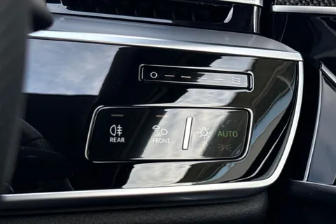 RK73LDD Audi S8 Black Edition TFSI 571 PS tiptronic Thumbnail #42