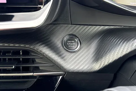 DC73LWV PEUGEOT 2008 1.2 PureTech GT EAT Euro 6 (s/s) 5dr Thumbnail #52