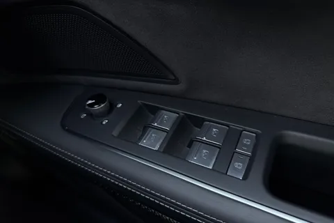 RK73LDD Audi S8 Black Edition TFSI 571 PS tiptronic Thumbnail #48