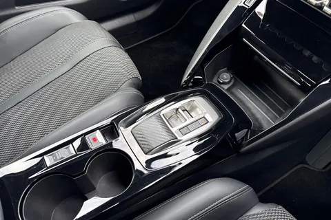 DC73LWV PEUGEOT 2008 1.2 PureTech GT EAT Euro 6 (s/s) 5dr Thumbnail #56