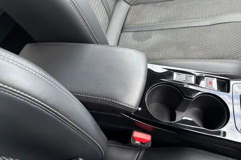 DC73LWV PEUGEOT 2008 1.2 PureTech GT EAT Euro 6 (s/s) 5dr Thumbnail #57