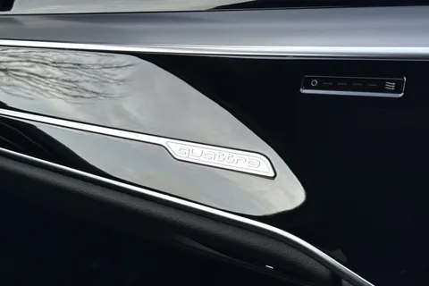 RK73LDD Audi S8 Black Edition TFSI 571 PS tiptronic Thumbnail #54