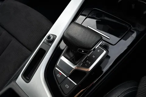 DA20EMF Audi A4 2.0 TFSI 35 S line S Tronic Euro 6 (s/s) 4dr Thumbnail #19