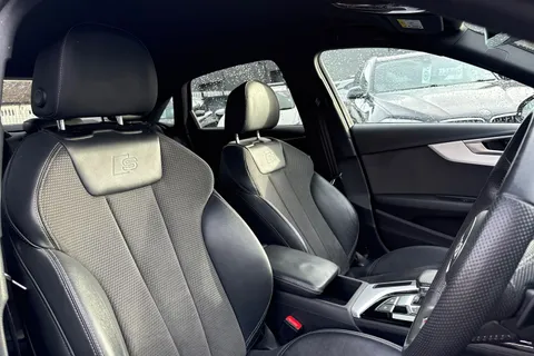 DA20EMF Audi A4 2.0 TFSI 35 S line S Tronic Euro 6 (s/s) 4dr Thumbnail #20