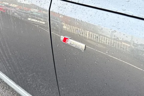 DA20EMF Audi A4 2.0 TFSI 35 S line S Tronic Euro 6 (s/s) 4dr Thumbnail #26