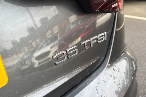 DA20EMF Audi A4 2.0 TFSI 35 S line S Tronic Euro 6 (s/s) 4dr Thumbnail #28