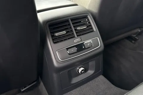 DA20EMF Audi A4 2.0 TFSI 35 S line S Tronic Euro 6 (s/s) 4dr Thumbnail #31