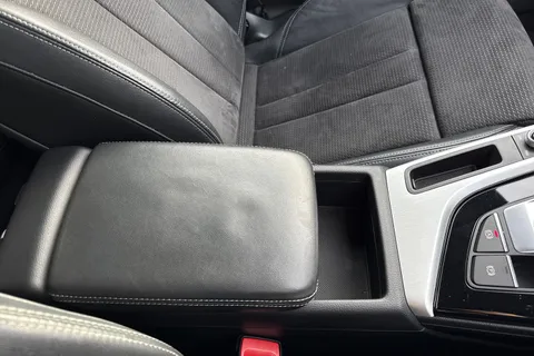 DA20EMF Audi A4 2.0 TFSI 35 S line S Tronic Euro 6 (s/s) 4dr Thumbnail #53