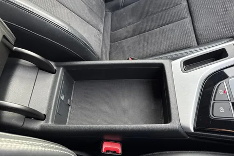 DA20EMF Audi A4 2.0 TFSI 35 S line S Tronic Euro 6 (s/s) 4dr Thumbnail #54