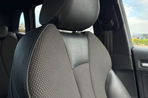 GX69XFY Audi A3 1.0 TFSI 30 Black Edition Sportback Euro 6 (s/s) 5dr Thumbnail #59