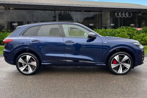 DF75PZD Audi Q5 2.0 TDI Edition 1 S Tronic quattro Euro 6 (s/s) 5dr Thumbnail #3