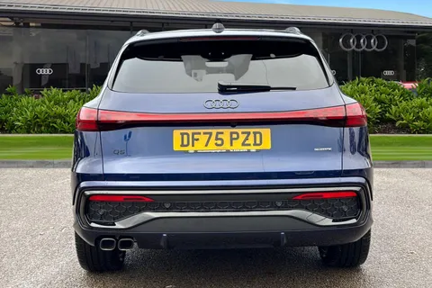 DF75PZD Audi Q5 2.0 TDI Edition 1 S Tronic quattro Euro 6 (s/s) 5dr Thumbnail #4