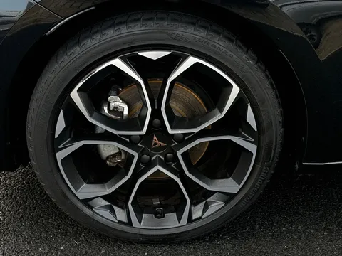 KP25JPU CUPRA Leon 1.5 eTSI 150 V1 5dr DSG Thumbnail #6