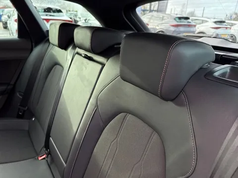 KP25JPU CUPRA Leon 1.5 eTSI 150 V1 5dr DSG Thumbnail #13