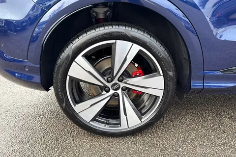 DF75PZD Audi Q5 2.0 TDI Edition 1 S Tronic quattro Euro 6 (s/s) 5dr Thumbnail #12