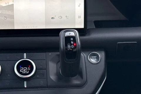 14 of 48 for Land Rover Defender 90 3.0 D300 X-Dynamic HSE 3dr